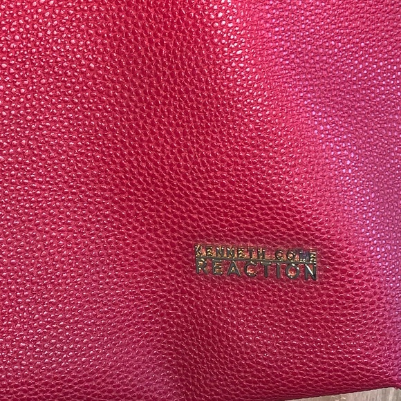 Kenneth Cole Reaction red tote handbag with matching wristlet - Picture 3 of 4
